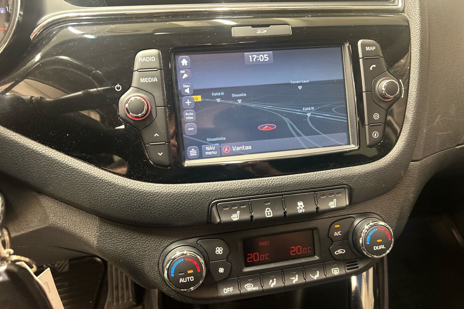Kia cee'd iso kuva 17