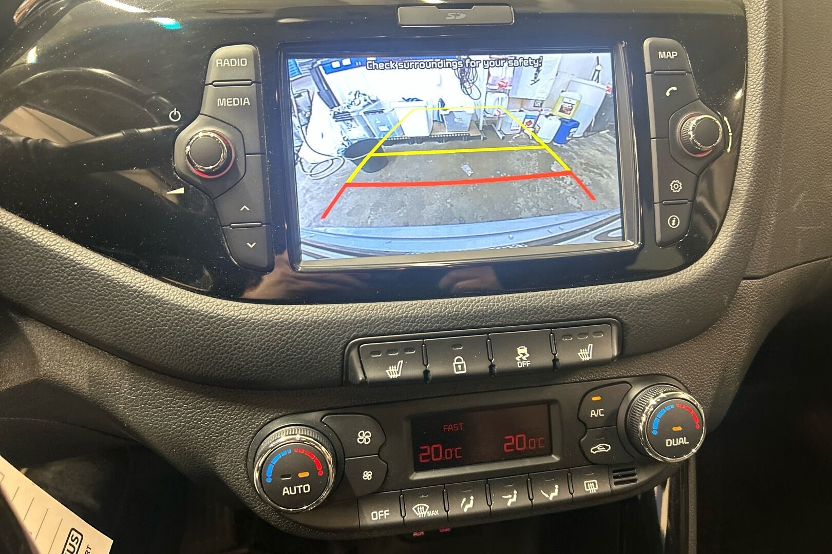 Kia cee'd iso kuva 18