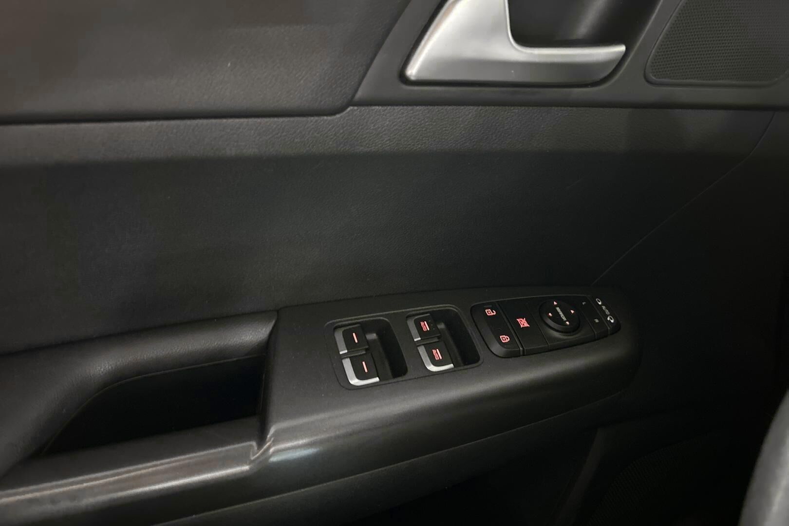 Kia Sportage iso kuva 21