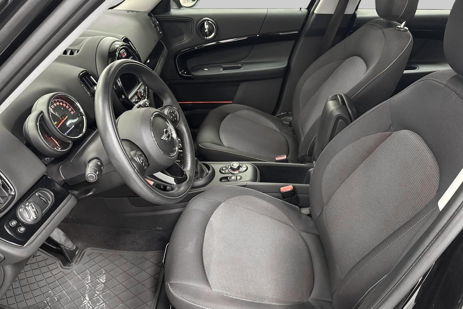 MINI Countryman iso kuva 9