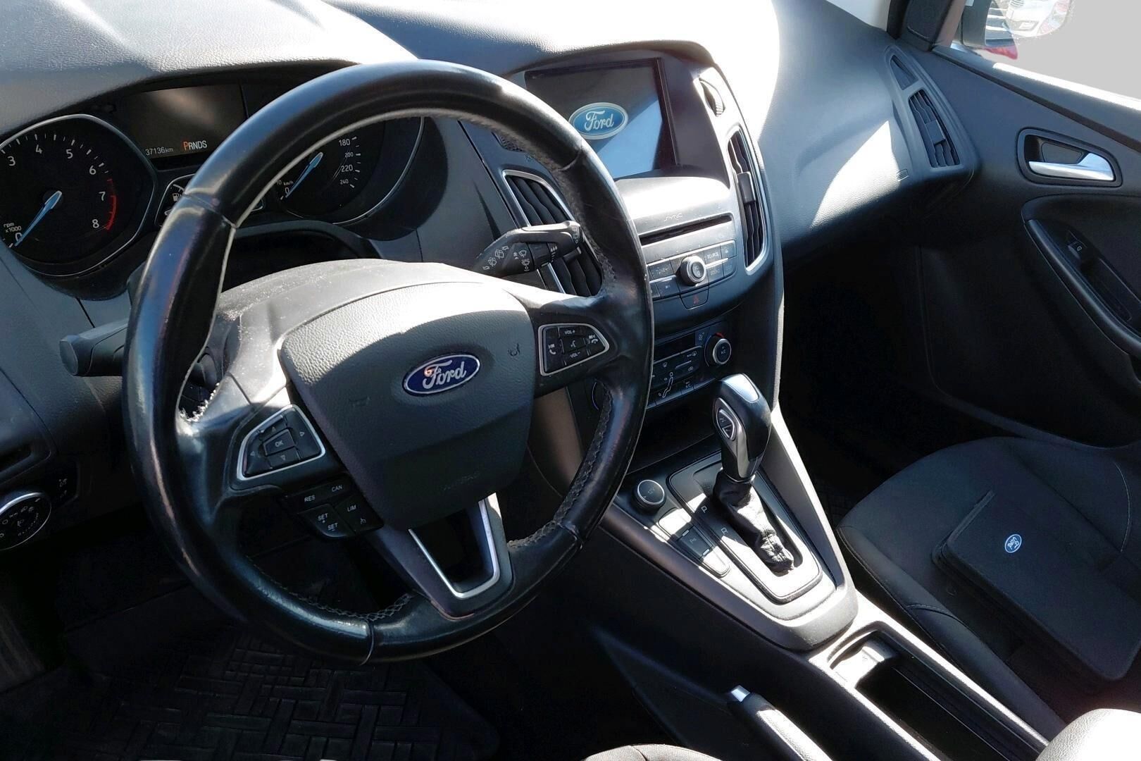 Ford Focus iso kuva 2