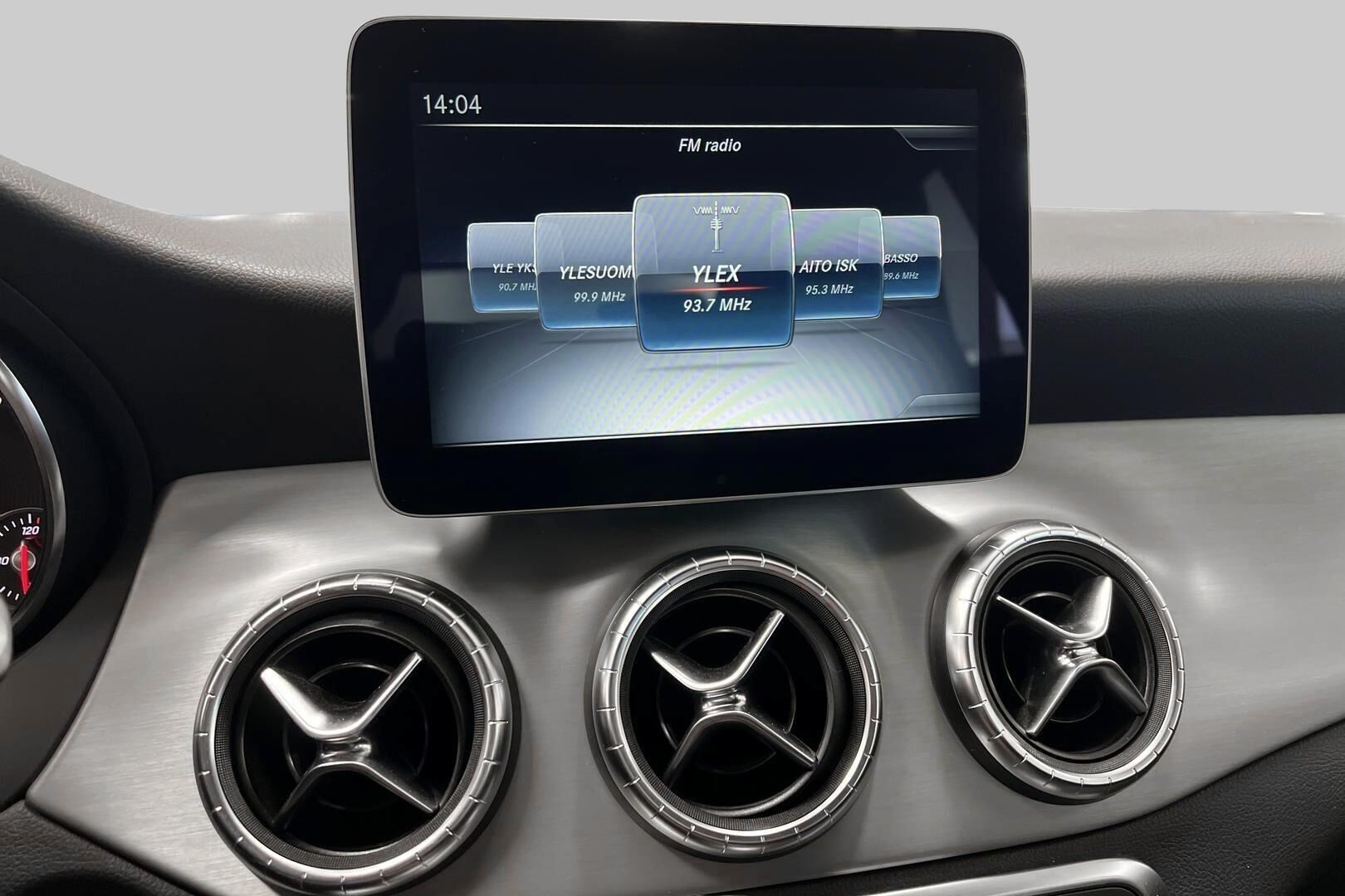 Mercedes-Benz CLA iso kuva 14