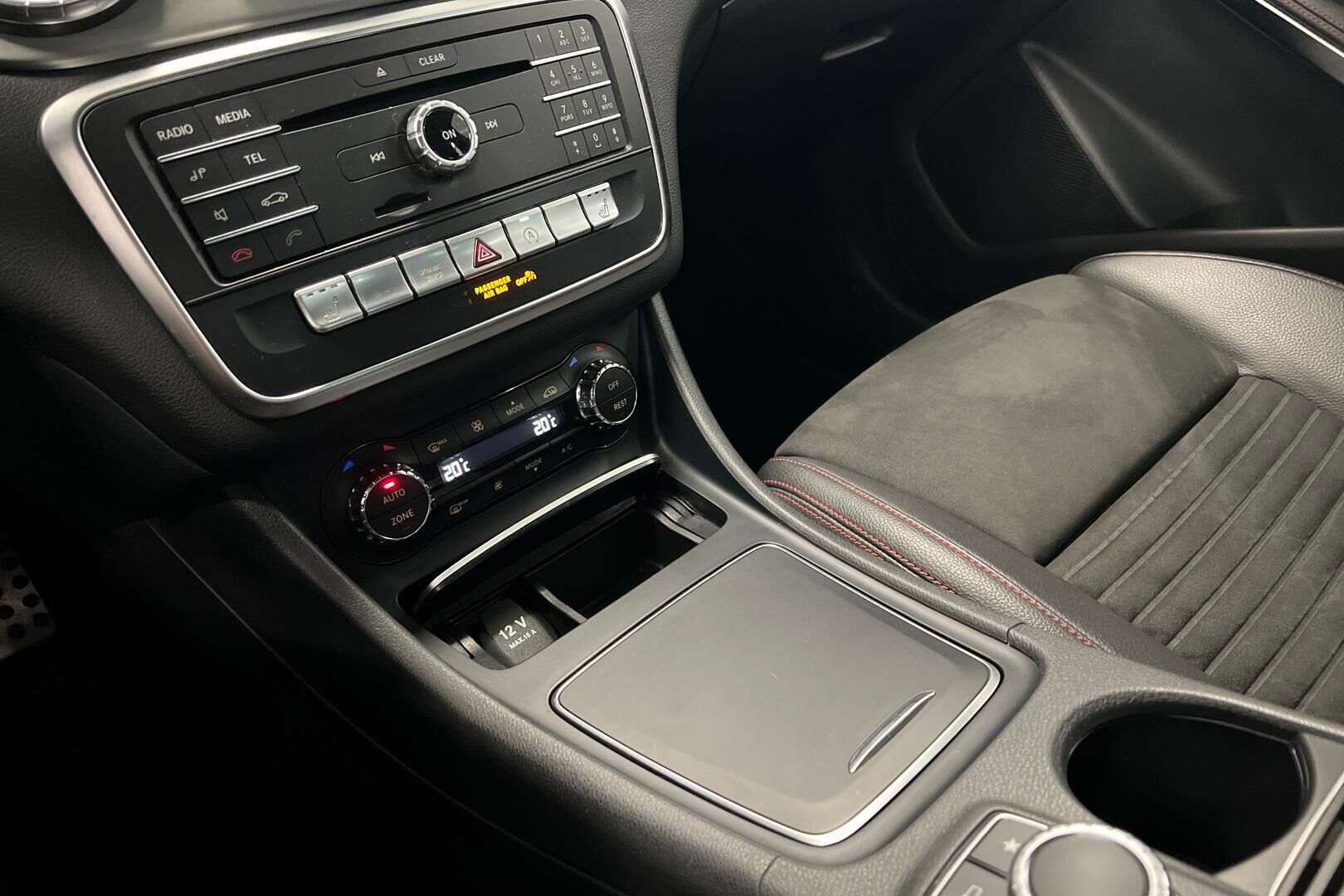 Mercedes-Benz CLA iso kuva 15