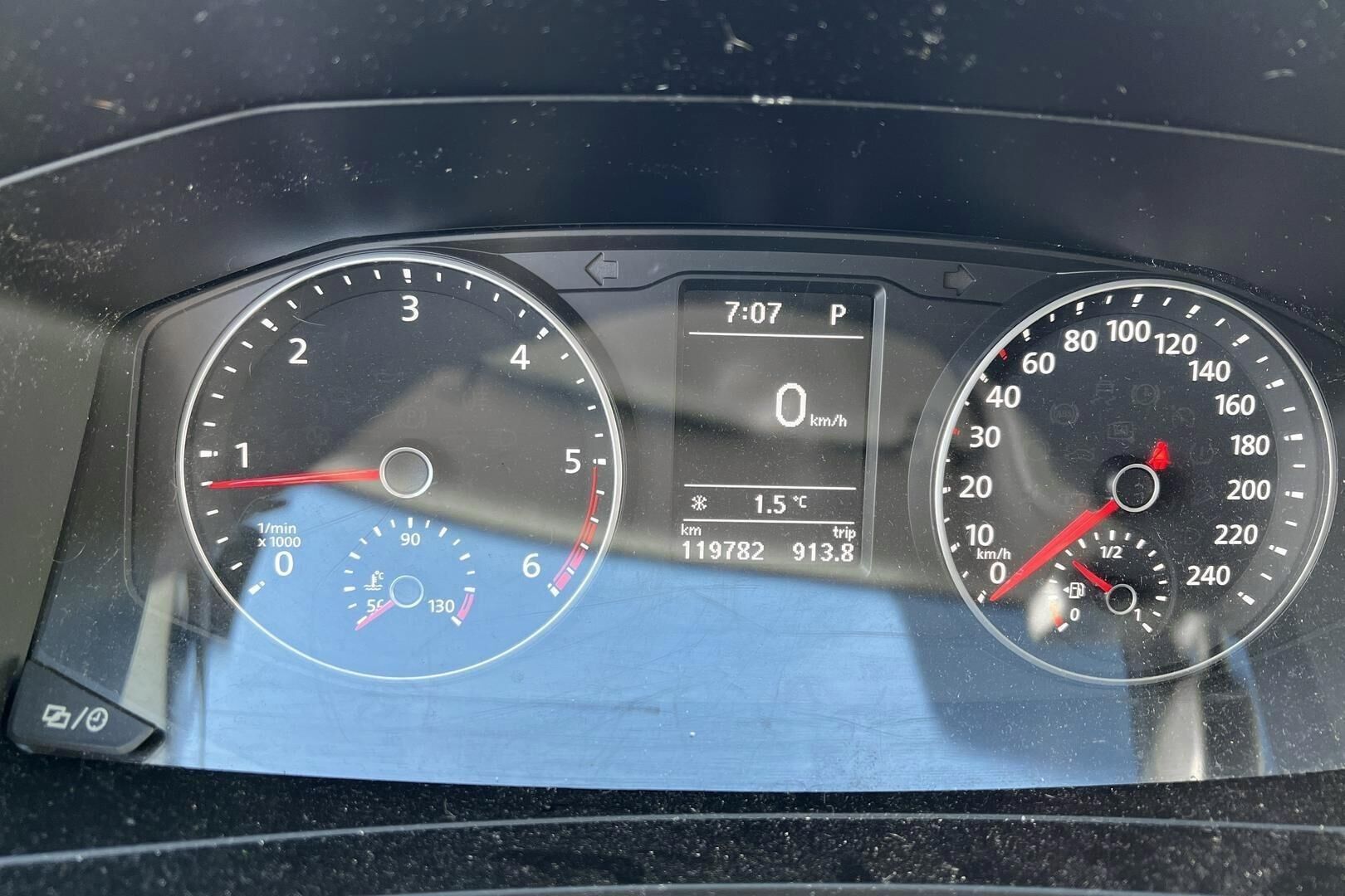 Volkswagen Transporter iso kuva 21