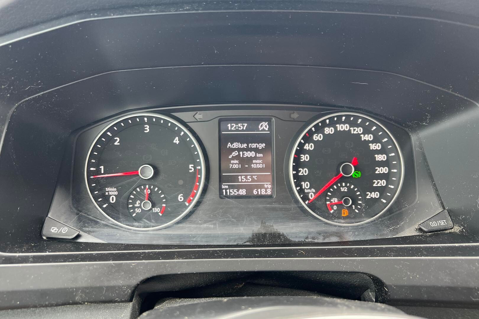 Volkswagen Transporter iso kuva 14