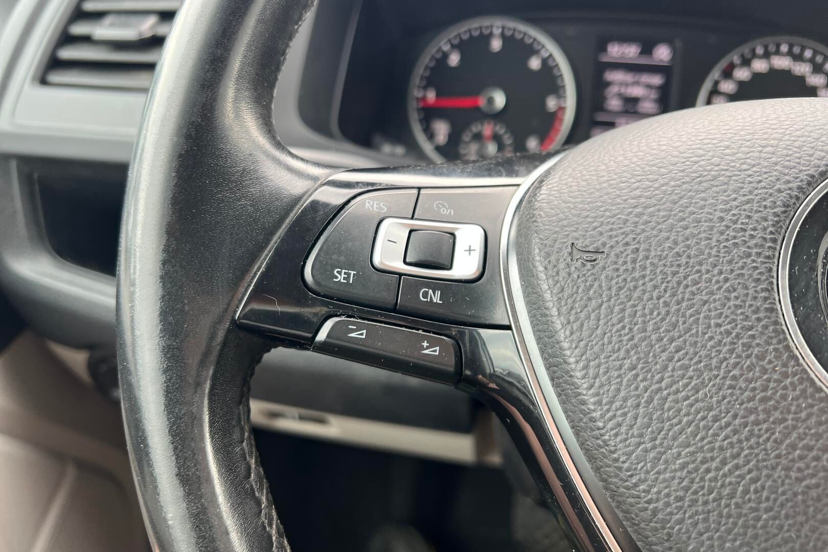 Volkswagen Transporter iso kuva 17