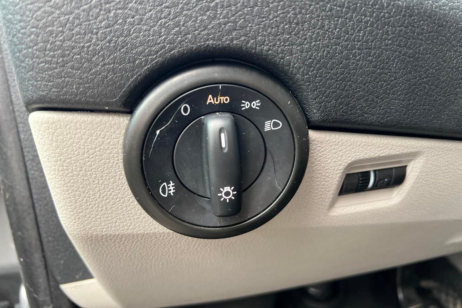 Volkswagen Transporter iso kuva 19