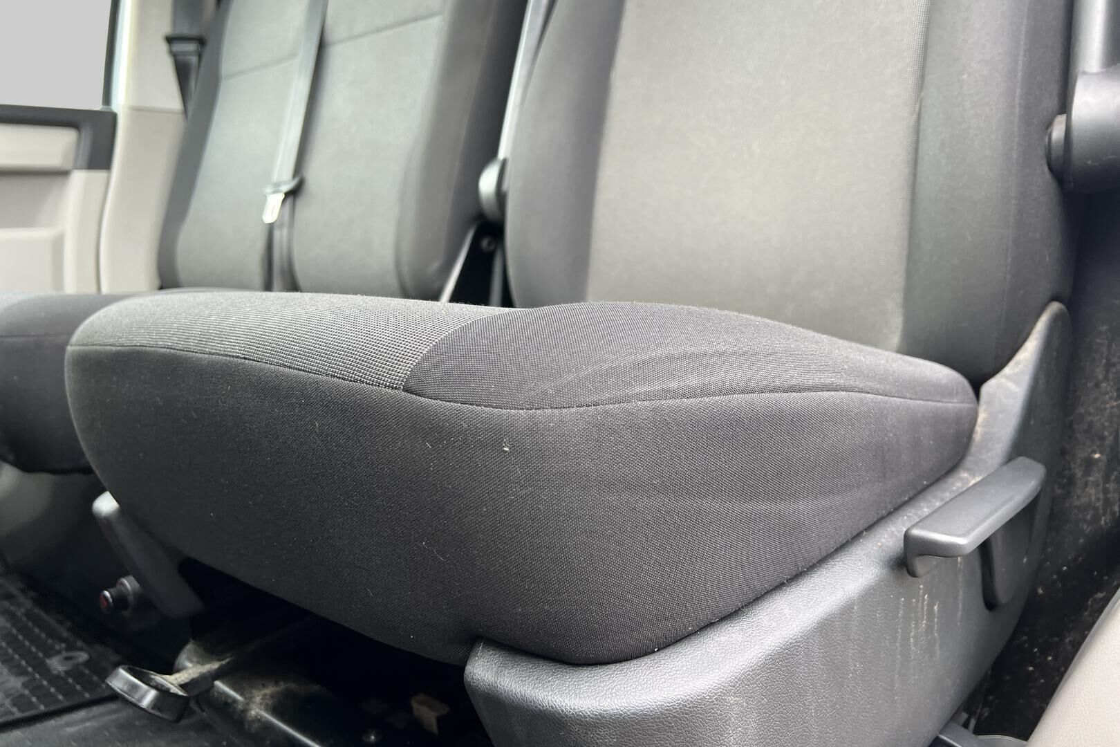 Volkswagen Transporter iso kuva 22