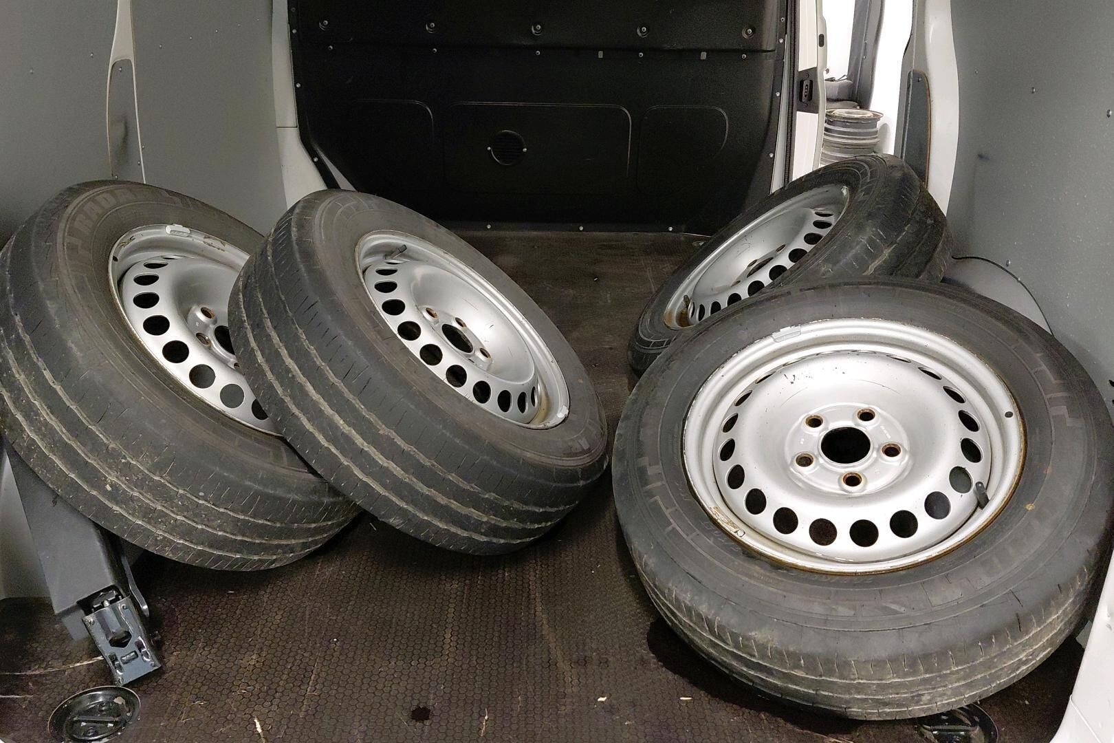 Volkswagen Transporter iso kuva 12