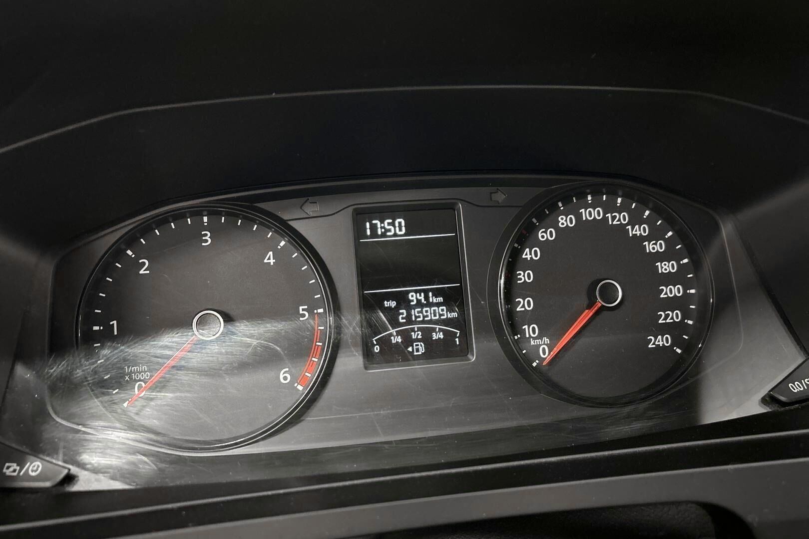 Volkswagen Transporter iso kuva 14