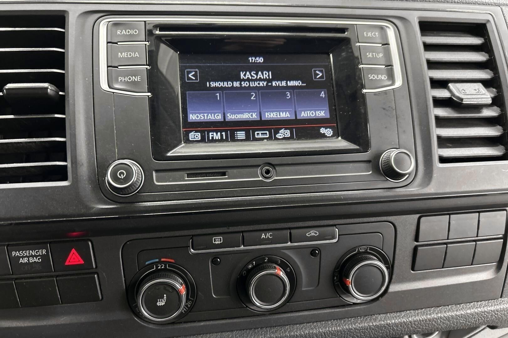 Volkswagen Transporter iso kuva 15