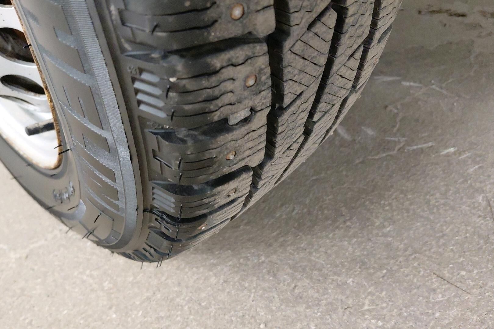 Volkswagen Transporter iso kuva 21