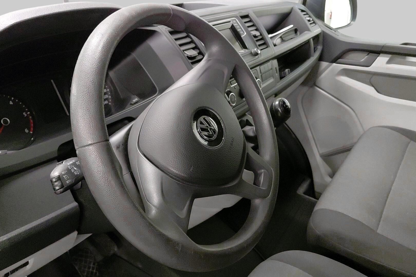 Volkswagen Transporter iso kuva 24