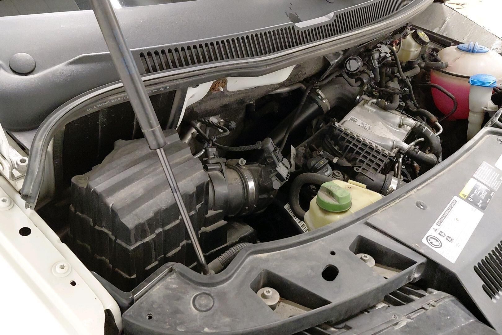 Volkswagen Transporter iso kuva 46