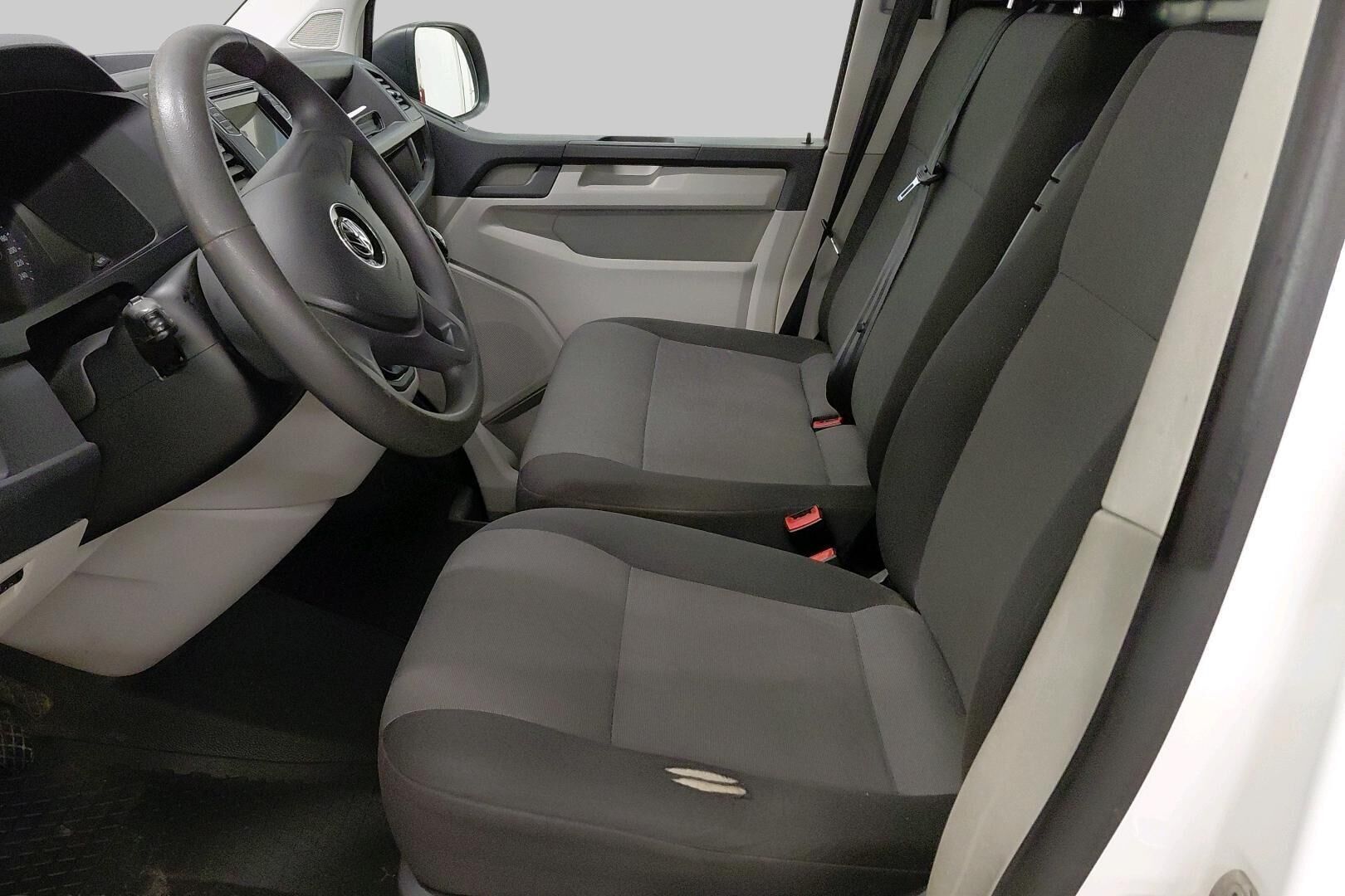 Volkswagen Transporter iso kuva 9