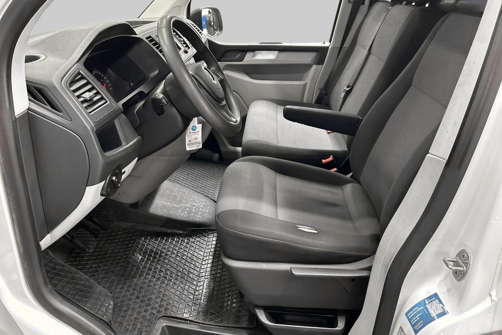 Volkswagen Transporter iso kuva 9