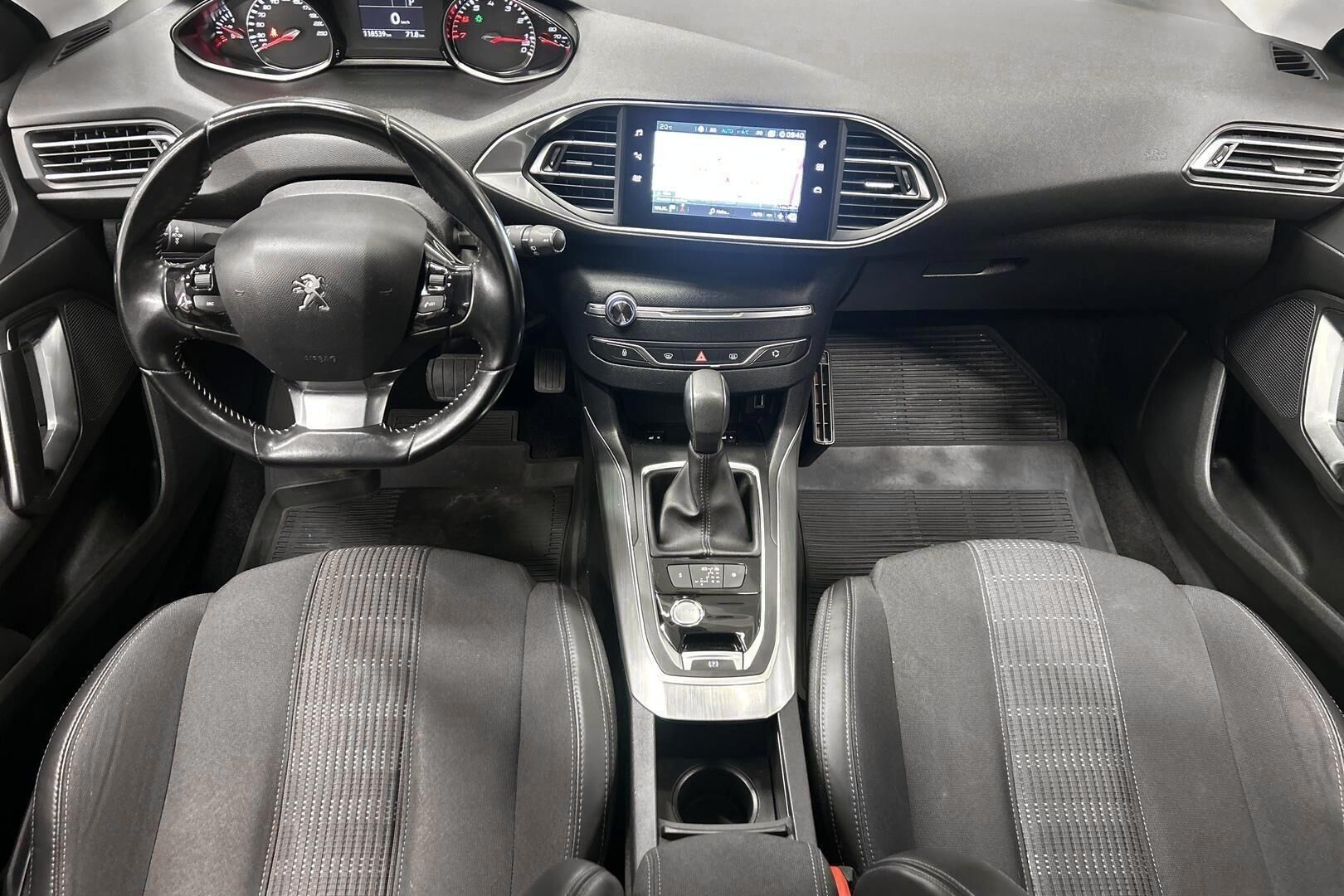 Peugeot 308 iso kuva 10