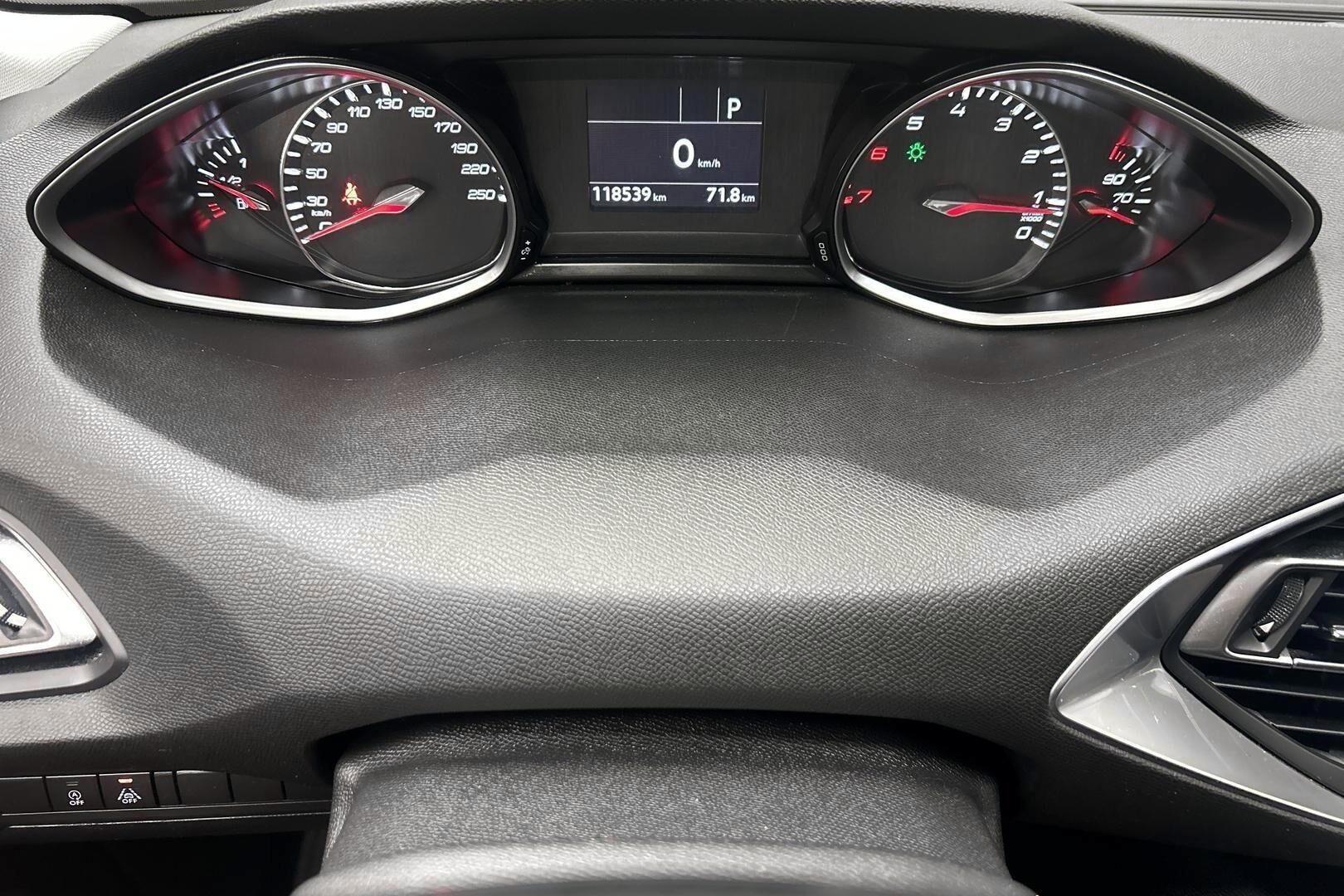 Peugeot 308 iso kuva 13