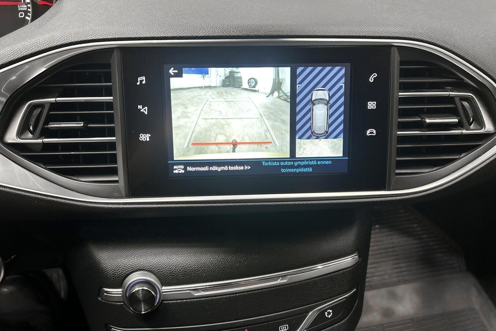 Peugeot 308 iso kuva 17