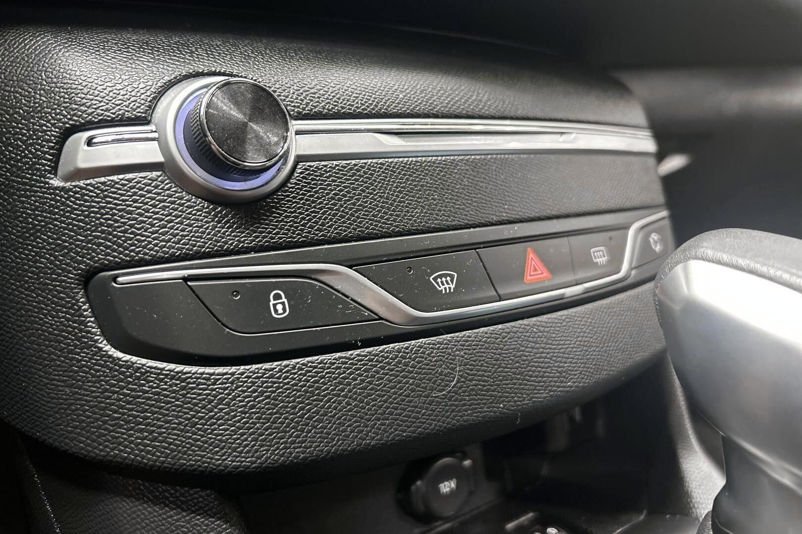 Peugeot 308 iso kuva 18