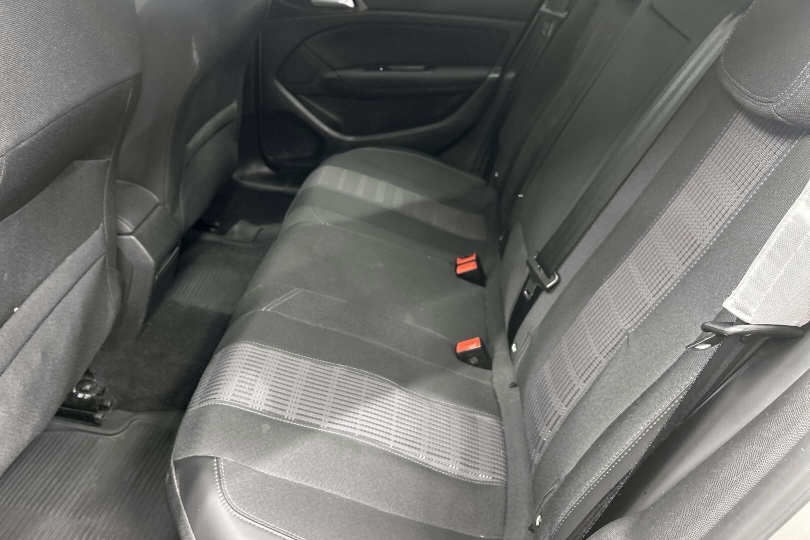 Peugeot 308 iso kuva 9