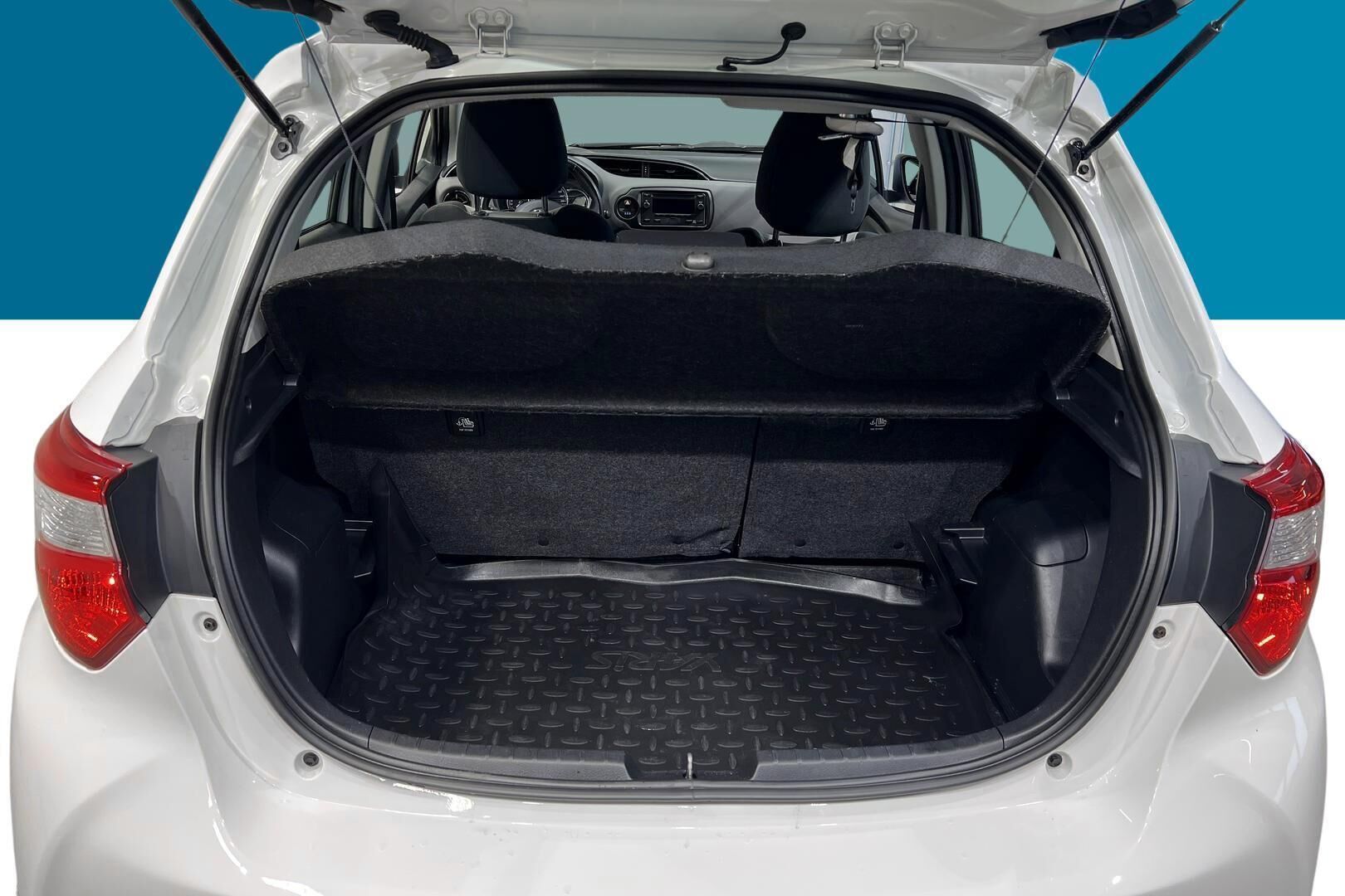Toyota Yaris iso kuva 12