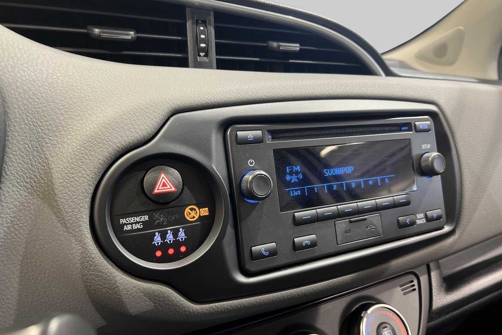 Toyota Yaris iso kuva 15