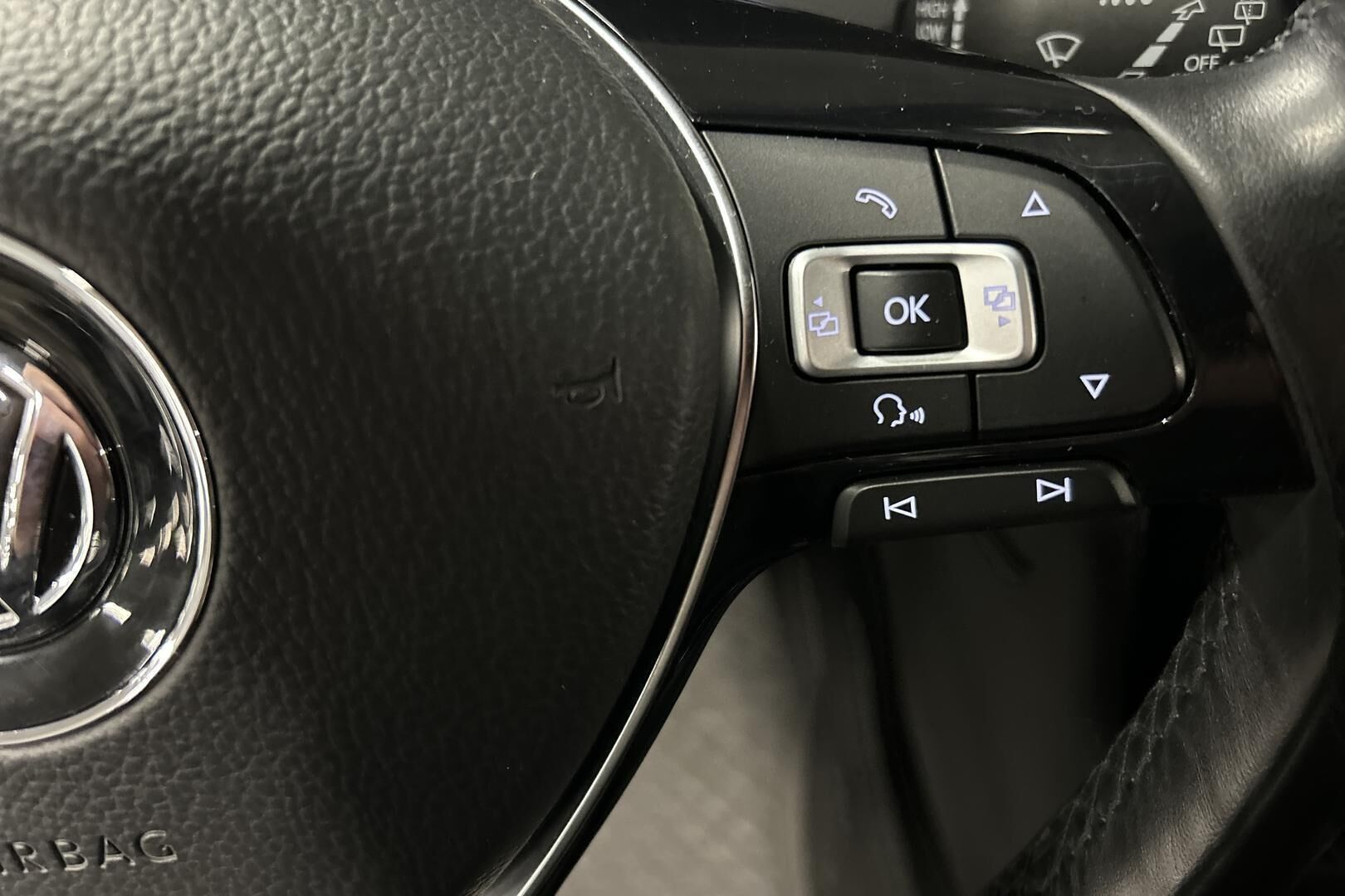 Volkswagen Golf iso kuva 9