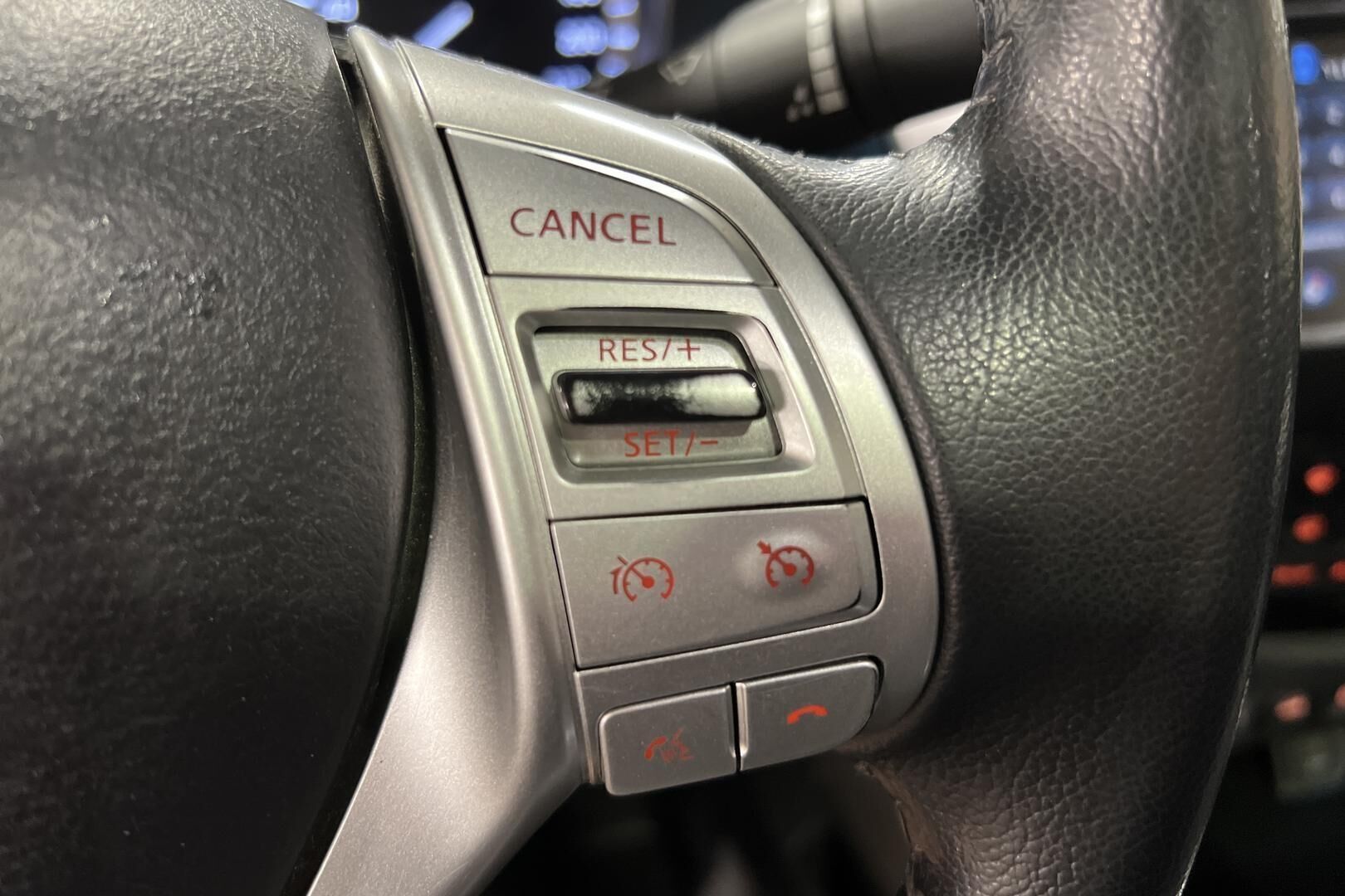 Nissan Navara iso kuva 18