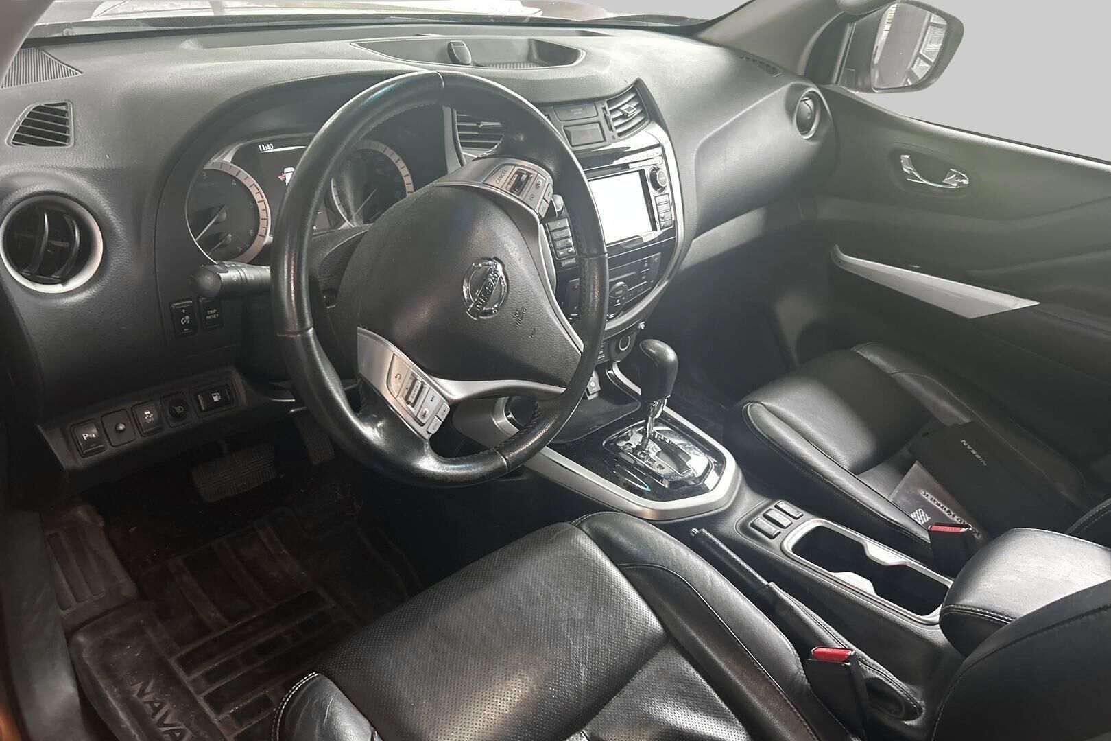Nissan Navara iso kuva 2