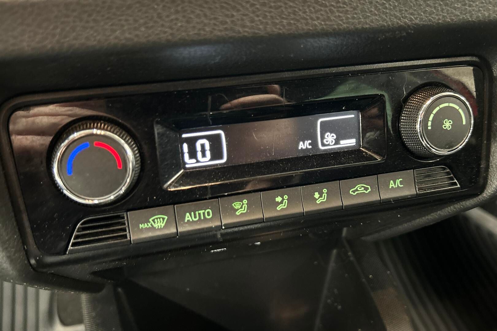 Skoda Fabia iso kuva 19