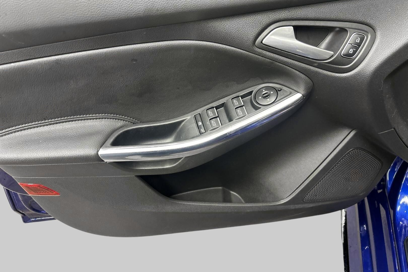 Ford Focus iso kuva 14