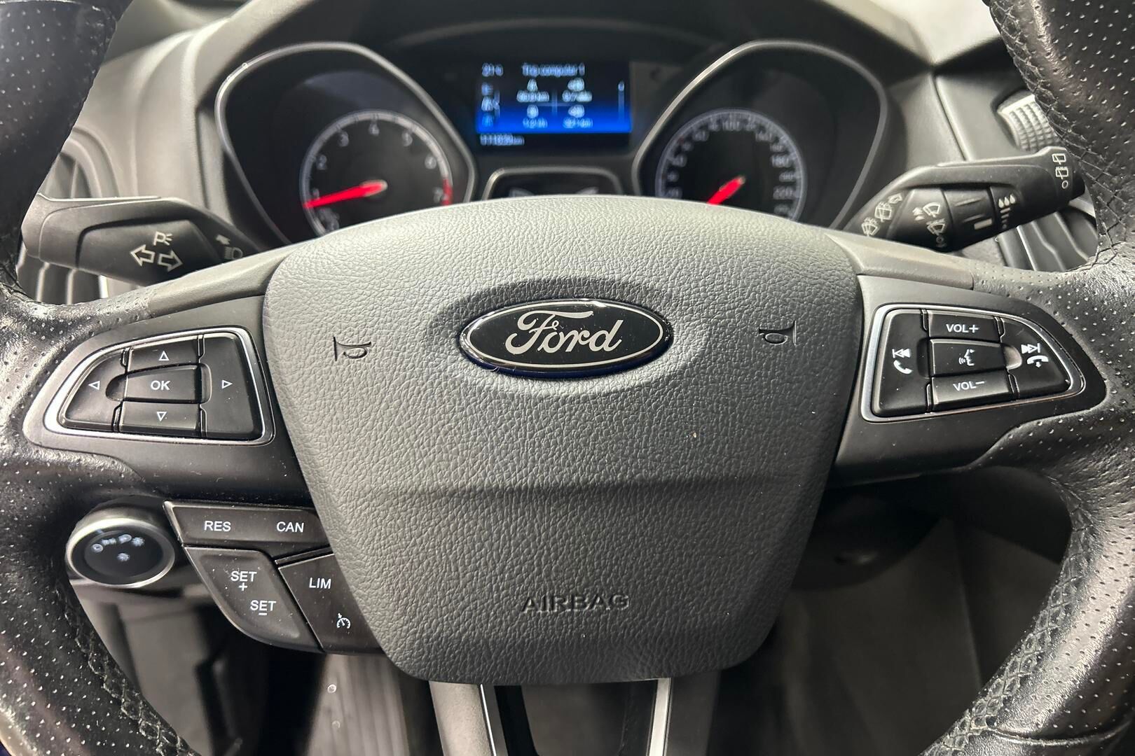 Ford Focus iso kuva 17