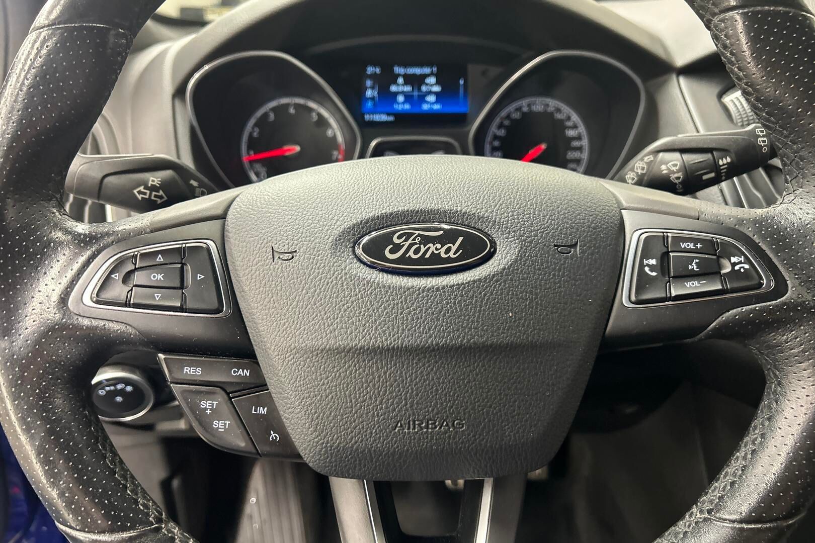 Ford Focus iso kuva 19