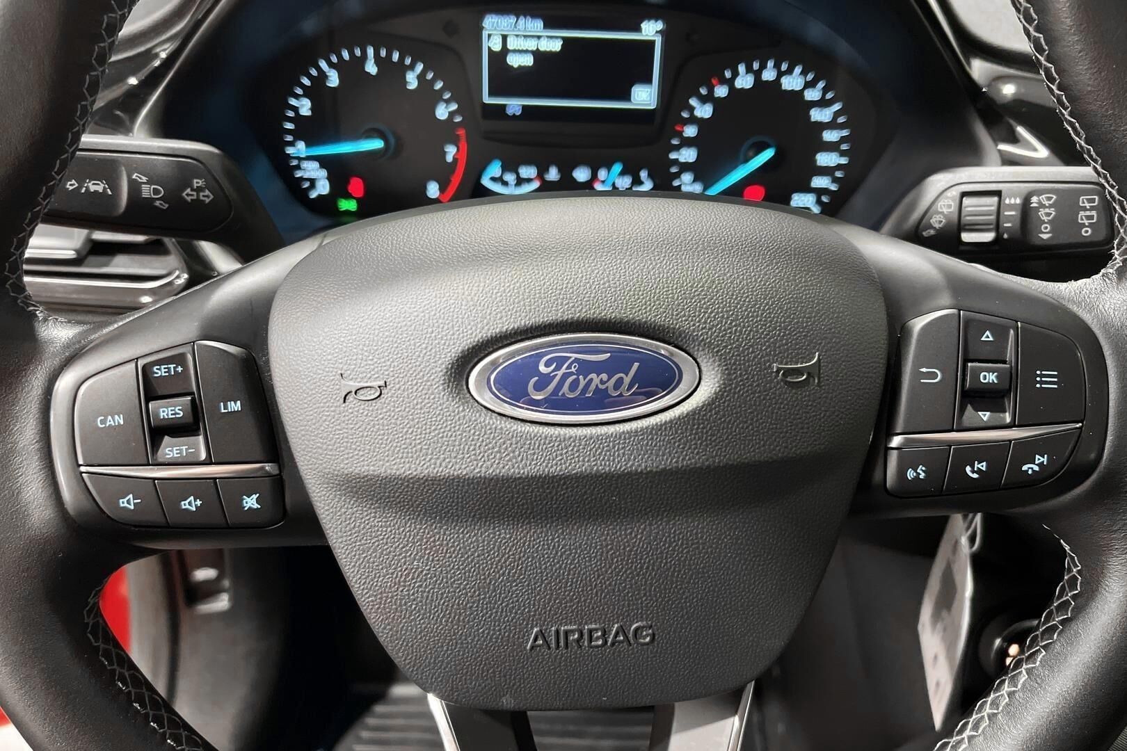 Ford Fiesta iso kuva 14