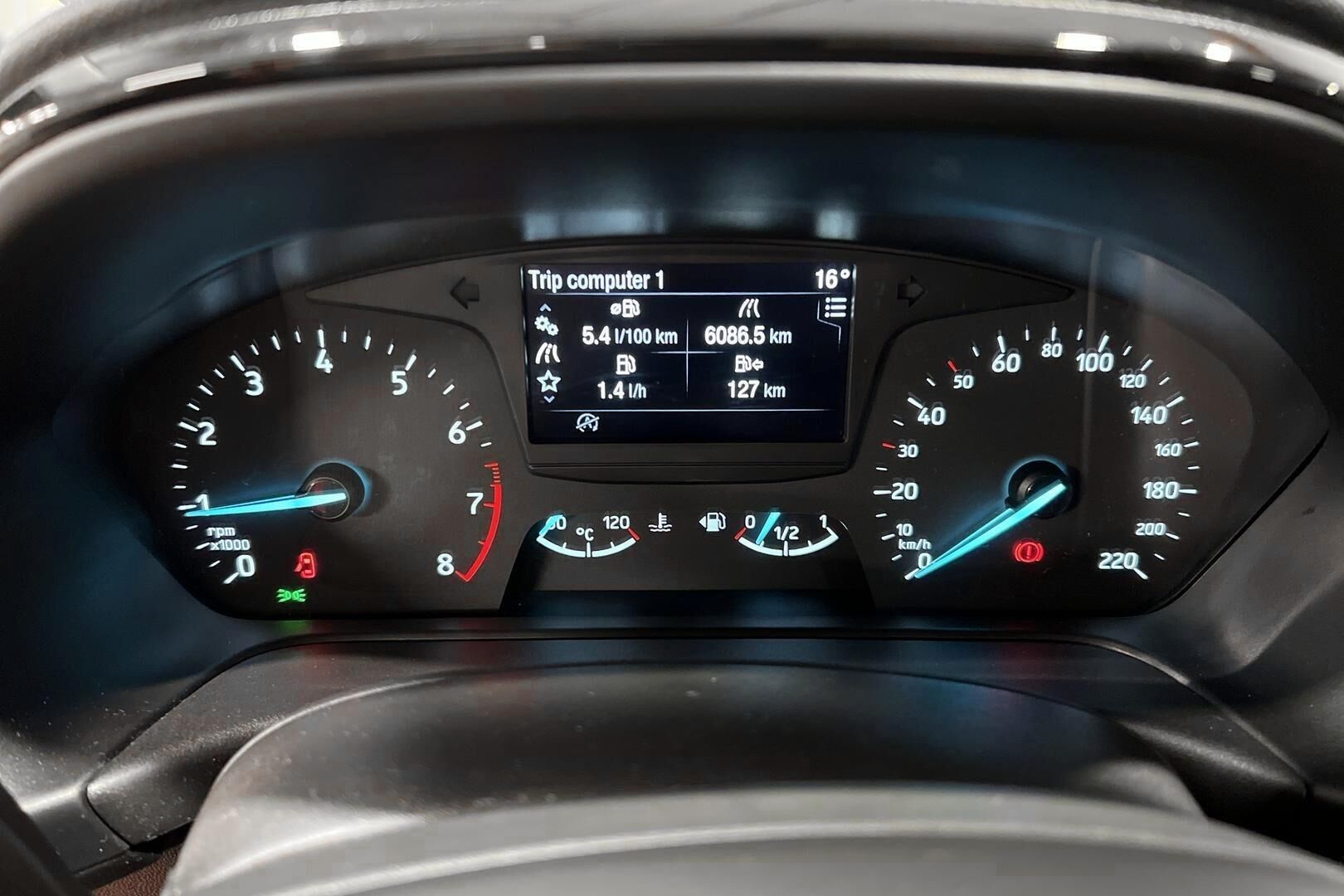 Ford Fiesta iso kuva 15