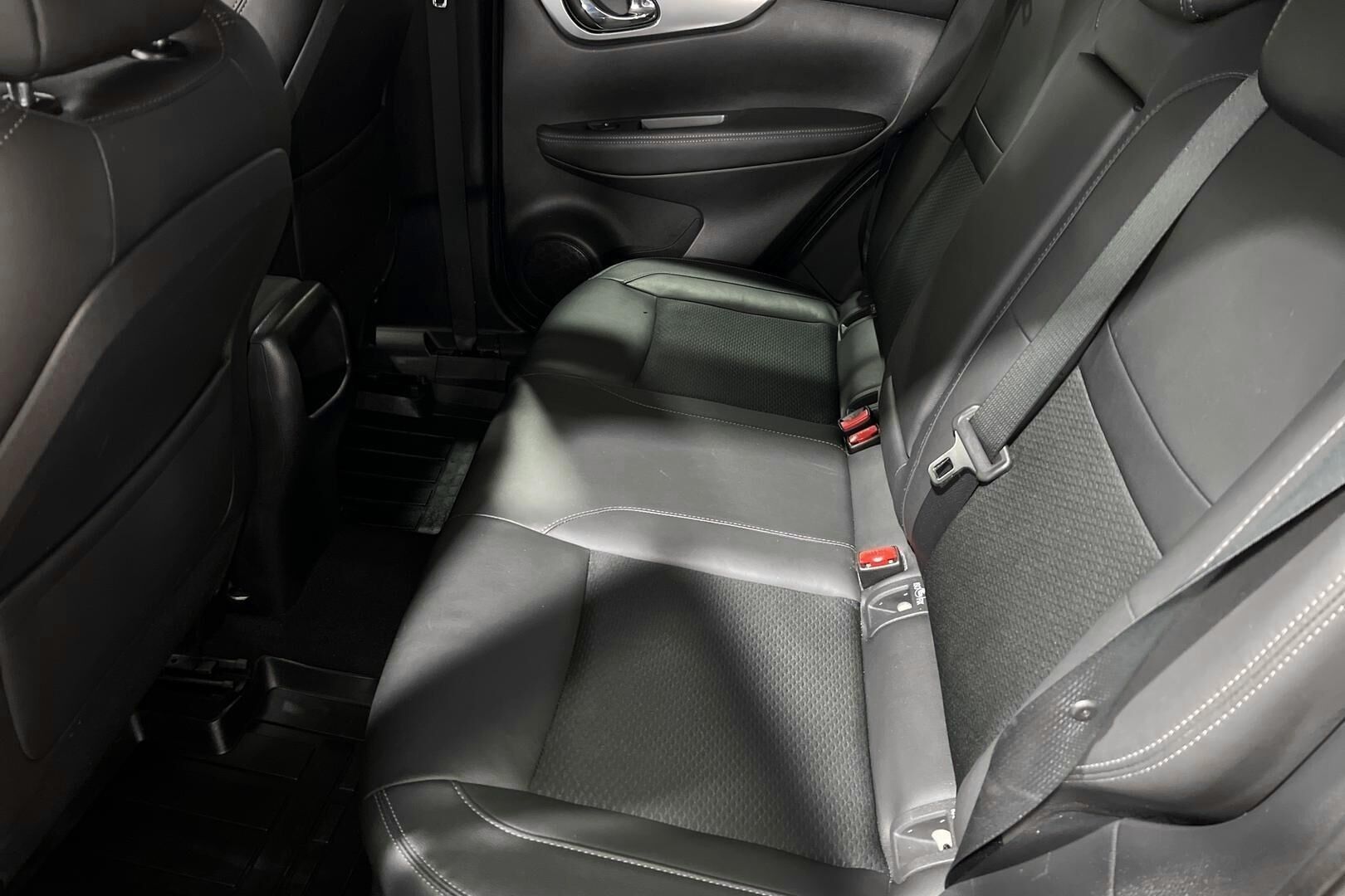 Nissan Qashqai iso kuva 10