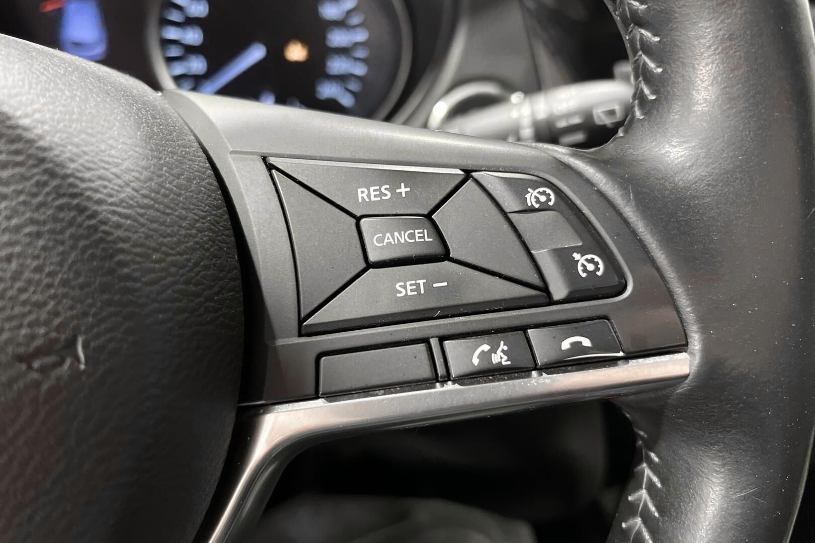 Nissan Qashqai iso kuva 17