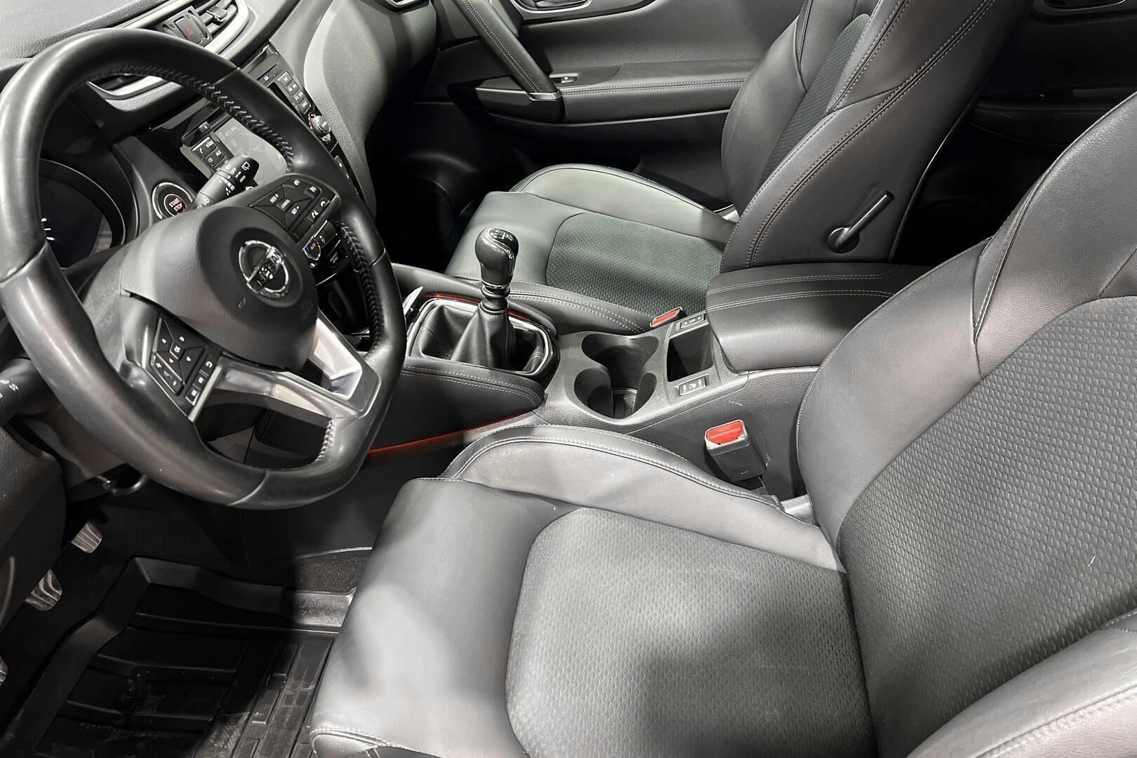 Nissan Qashqai iso kuva 9