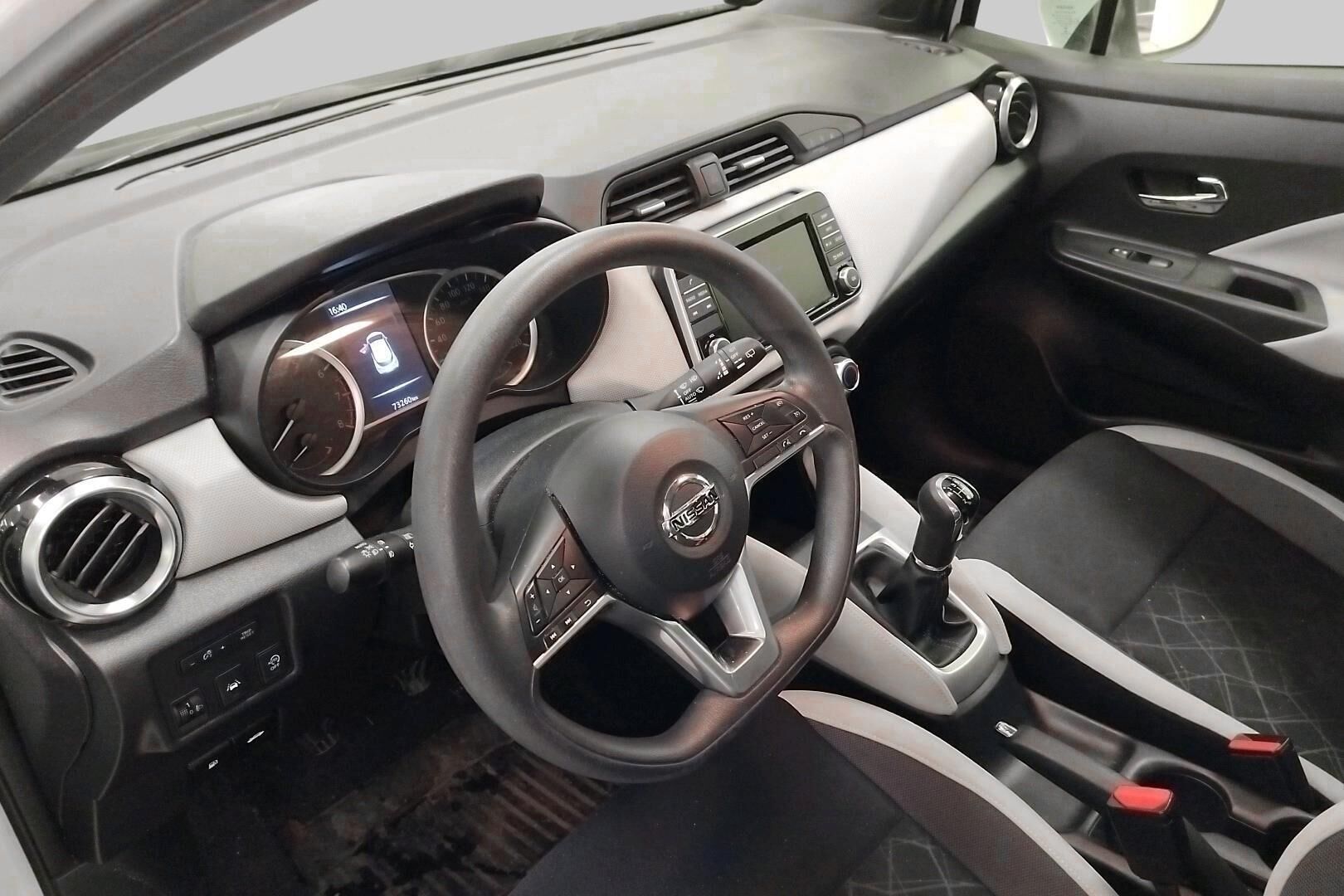 Nissan Micra iso kuva 1