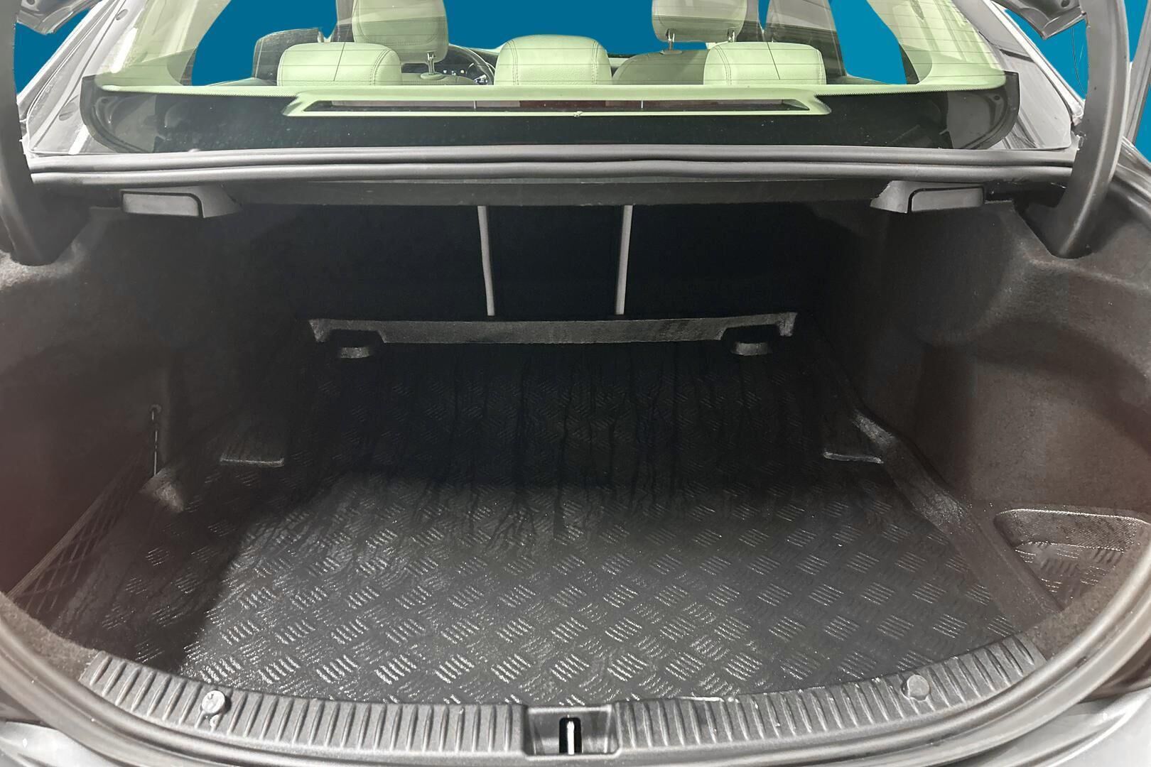 Mercedes-Benz C iso kuva 12