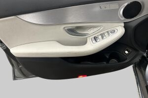 Mercedes-Benz C esikatselu 10