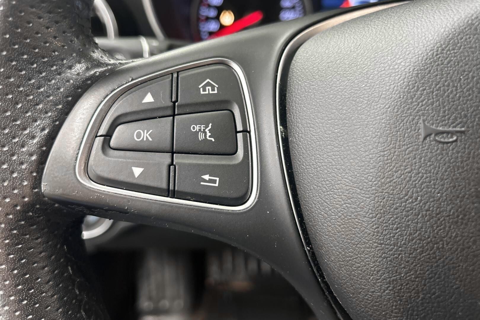 Mercedes-Benz C iso kuva 16