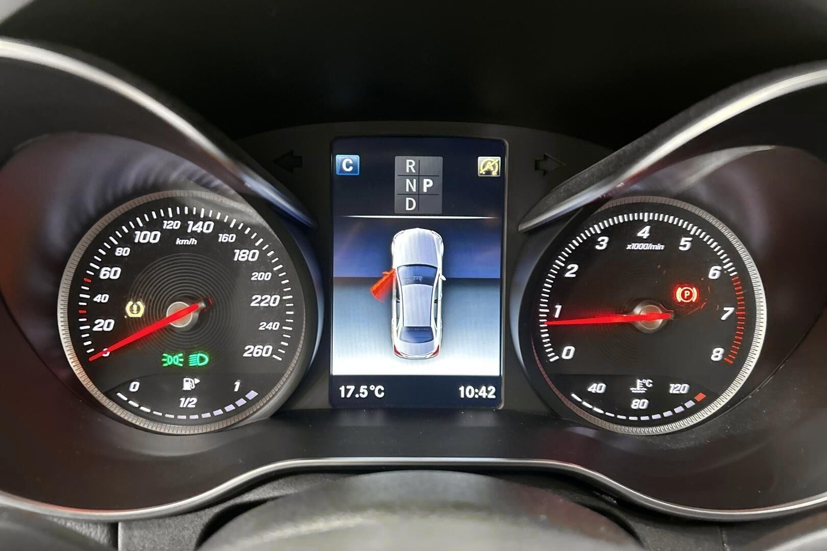 Mercedes-Benz C iso kuva 18