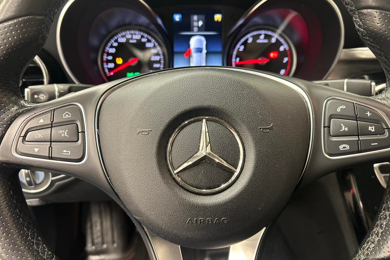 Mercedes-Benz C iso kuva 19
