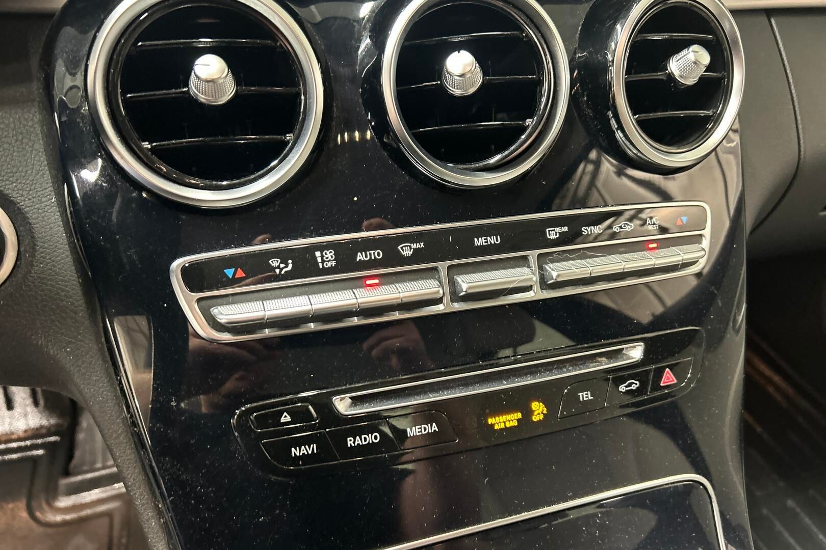 Mercedes-Benz C iso kuva 22