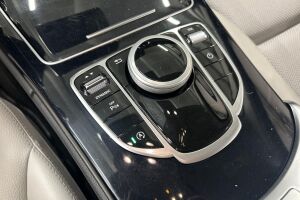 Mercedes-Benz C esikatselu 16