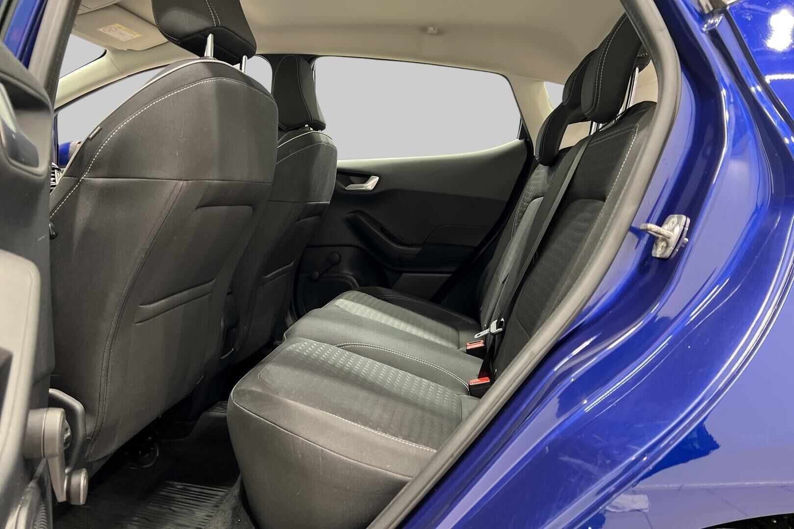 Ford Fiesta iso kuva 10