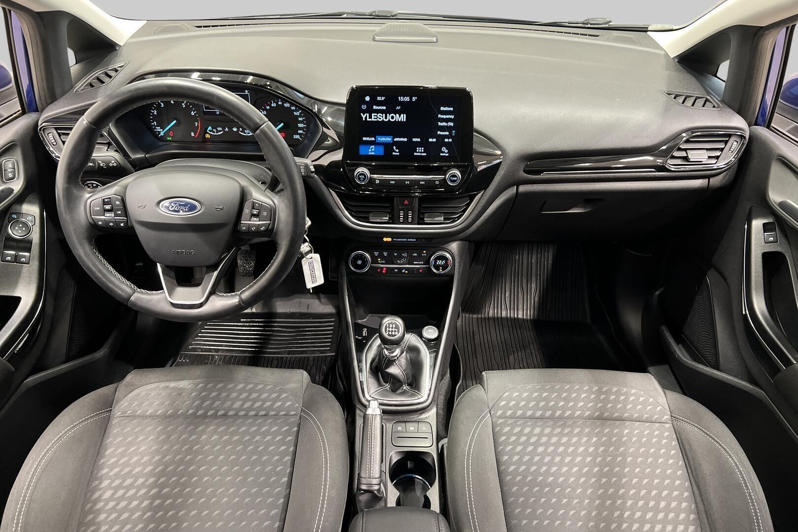 Ford Fiesta iso kuva 11