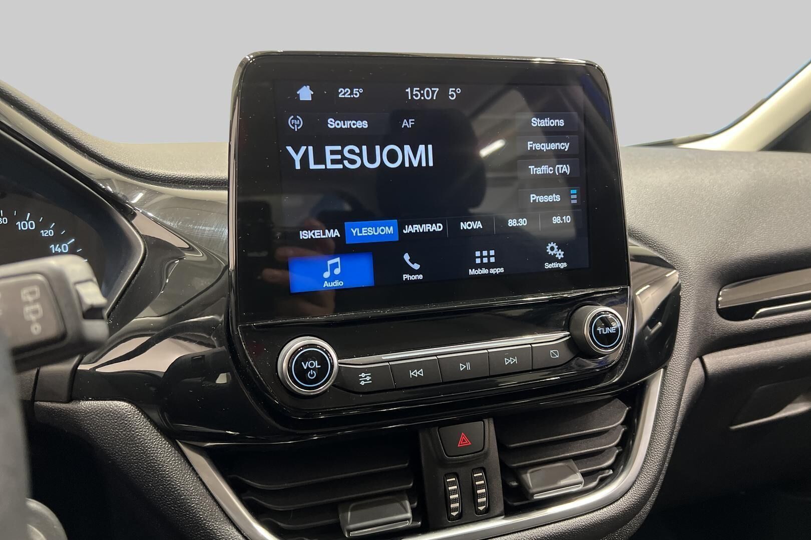 Ford Fiesta iso kuva 15